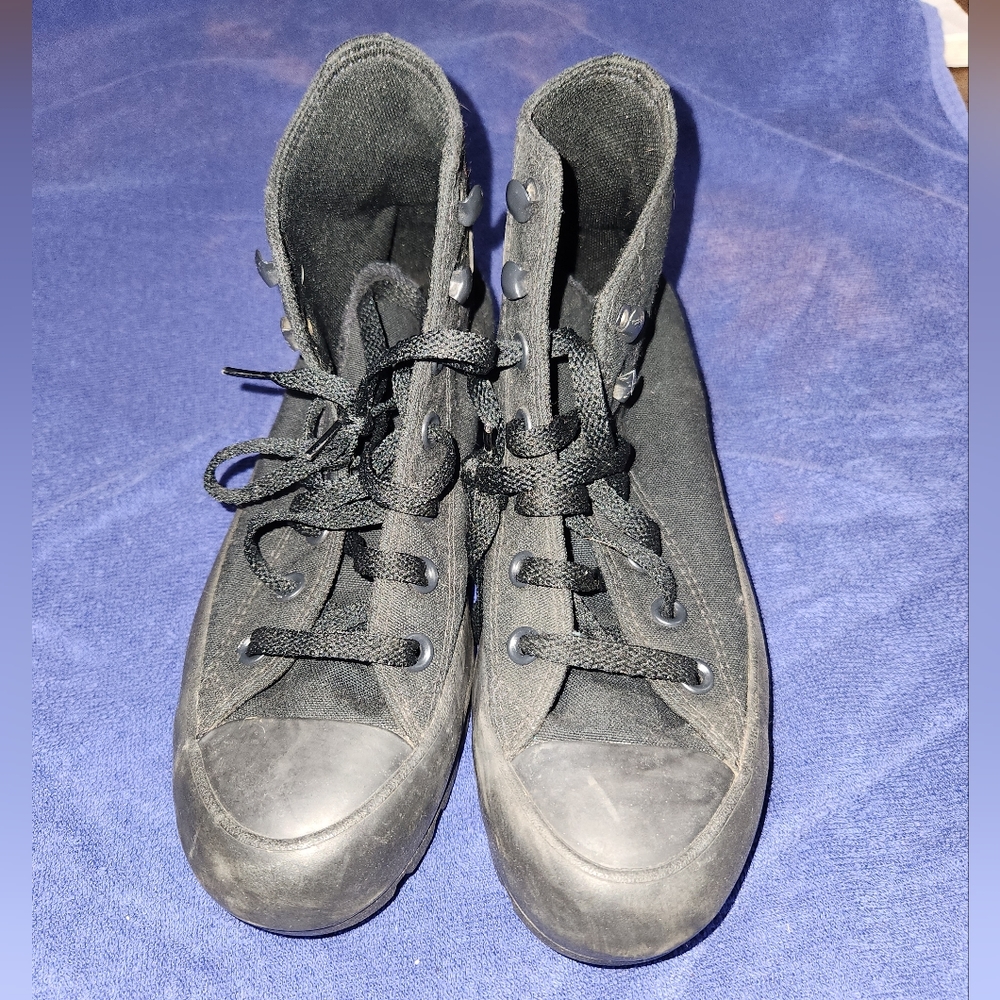 WOMEN'S CONVERSE LUGGED HI. ALL BLACK